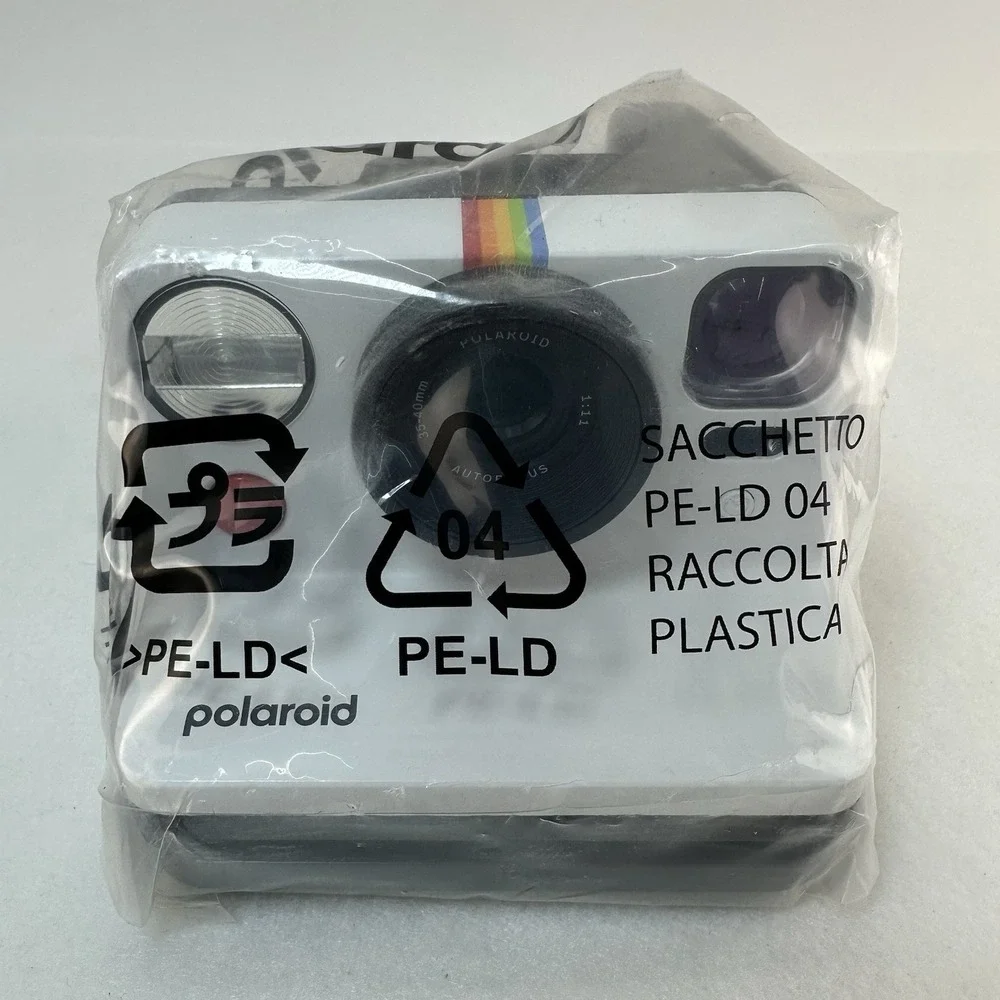 Polaroid Now Gen 2 Instant Camera White + B&W i-Type Film 8 Photos New